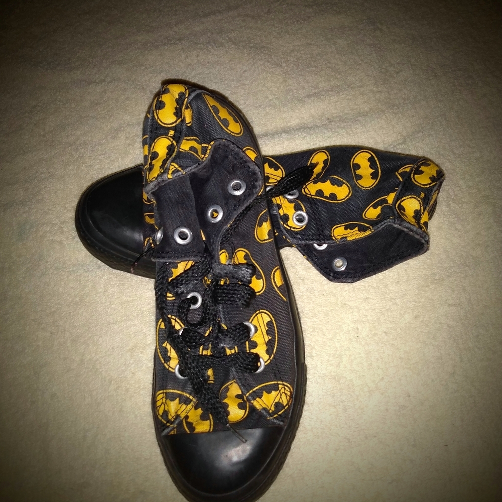 Batman high top tennis shoes